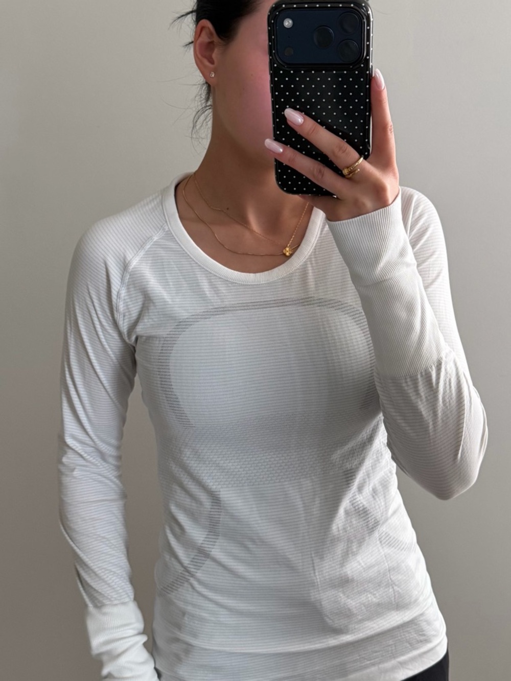 White Lululemon Swiftly Relaxed Long-Sleeve Shirt Hip
Length